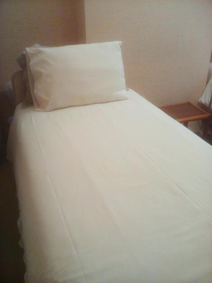 The Principality 2 Singles Bedroom Кардифф Экстерьер фото