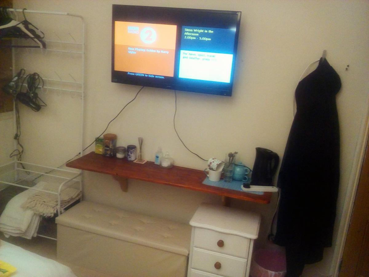 The Principality 2 Singles Bedroom Кардифф Экстерьер фото