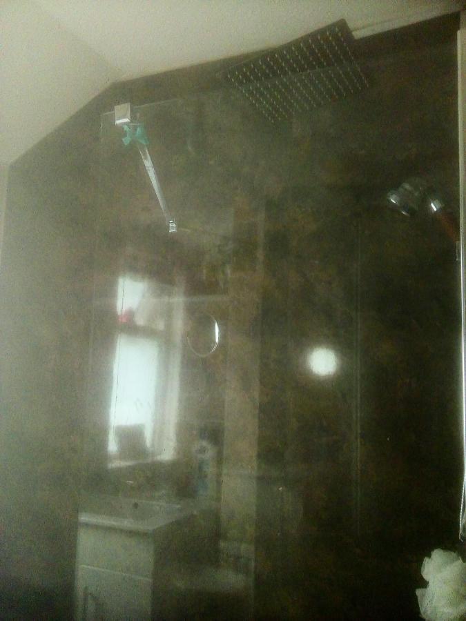 The Principality 2 Singles Bedroom Кардифф Экстерьер фото