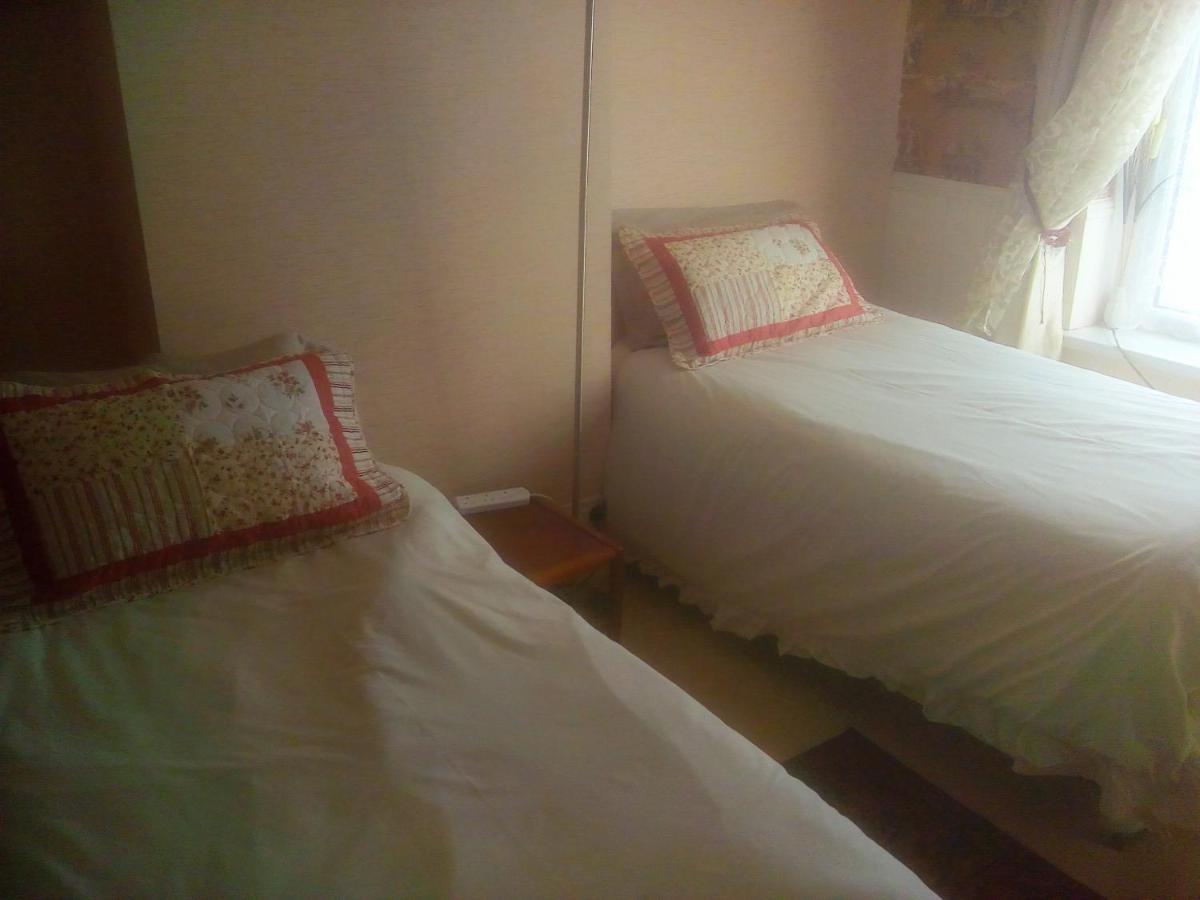 The Principality 2 Singles Bedroom Кардифф Экстерьер фото